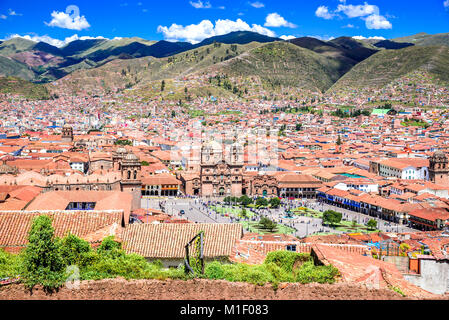 Cusco, Pérou - Plaza de Armas, centre médiéval de la ville de Cuzco (ancienne capitale de l'Empire Inca). Montagnes des Andes, l'Amérique du Sud. Banque D'Images