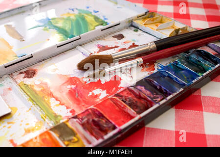 Palette de peinture aquarelle artistes close up Banque D'Images