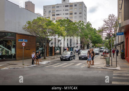 Oscar Freire, une rue commerçante de fantaisie - São Paulo, Brésil Banque D'Images