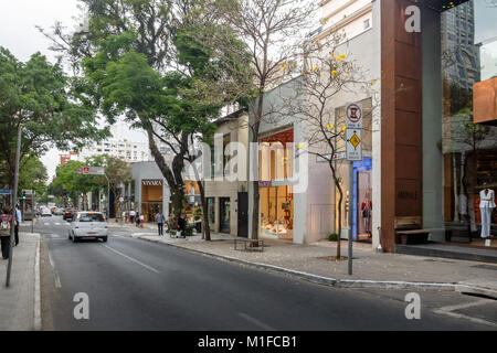 Oscar Freire, une rue commerçante de fantaisie - São Paulo, Brésil Banque D'Images