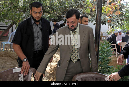 La ville de Gaza, bande de Gaza, territoire palestinien. 15 nov., 2013. (Fichiers) Ce fichier photo prise le 15 novembre 2013 montre le Hamas leader principal Imad al-Alami réagit au cours d'une réunion avec les dirigeants du Hamas à Gaza. Al-Alami qui est mort Mardi, 30 janvier 2018 de ses blessures lors de l'inspection de son arme dans sa maison il y a trois semaines : Crédit Ashraf Amra/APA/Images/fil ZUMA Alamy Live News Banque D'Images