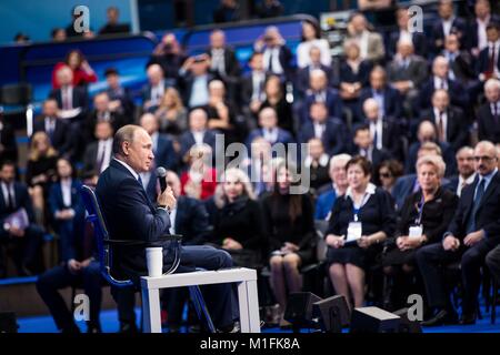 Moscou, Russie. 30Th Jan, 2018. Le président russe Vladimir Poutine donne un discours lors de la réunion avec ses représentants autorisés avant les élections présidentielles en mars à la galerie marchande Gostiny Dvor de Moscou, Russie, le 30 janvier 2018. Credit : Wu Zhuang/Xinhua/Alamy Live News Banque D'Images