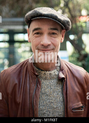 Athènes, Grèce. 30Th Jan, 2018. Jean-Marc Barr acteur franco-américain arrive pour une conférence de presse avant le premier ministre de la programmation de films documentaires l'homme Dauphin à Athènes, Grèce, 30 janvier 2018. L'homme dauphin raconte l'histoire et l'héritage de Jacques Mayol free diver, dont la vie est devenu la source d'inspiration pour le film de Luc Besson Le Grand Bleu, Jean-Marc Barr où jouait le rôle de Jacques Mayol. ©Elias Verdi/Alamy Live News Banque D'Images