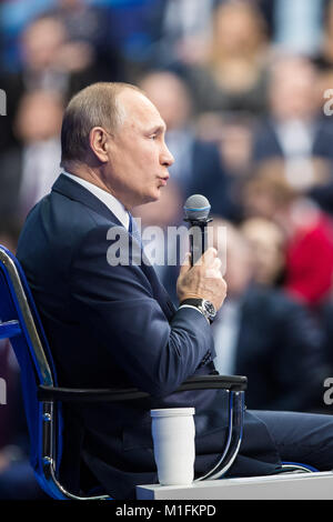 Moscou, Russie. 30Th Jan, 2018. Le président russe Vladimir Poutine donne un discours lors de la réunion avec ses représentants autorisés avant les élections présidentielles en mars à la galerie marchande Gostiny Dvor de Moscou, Russie, le 30 janvier 2018. Credit : Wu Zhuang/Xinhua/Alamy Live News Banque D'Images