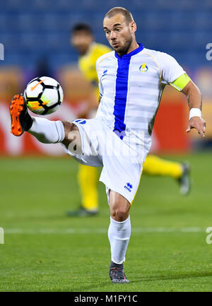 Doha. 30Th Jan, 2018. Wesley Sneijder d'Al-Gharafa Qatar contrôle le ballon pendant le match de qualification de la Ligue des Champions entre l'Al-Gharafa Qatar et l'Ouzbékistan au Pakhtakor Gharafa stadium de Doha, capitale du Qatar le Jan 30, 2018. Gharafa 2-1. Credit : Nikku/Xinhua/Alamy Live News Banque D'Images