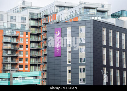 Yorkshire Leeds UK - L'hôtel Premier Inn dans le nouveau quartier de Riverside Banque D'Images