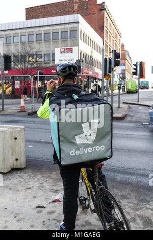 Deliveroo Courier de l'alimentation à Nottingham, Royaume-Uni. Banque D'Images