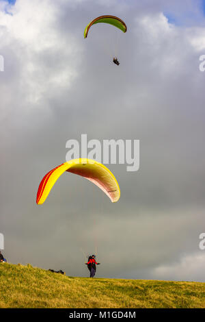 Au cours des parapentistes South Downs de l'East Sussex, UK Banque D'Images