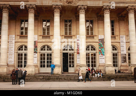 BORDEAUX, FRANCE - Le 26 janvier 2018 : des détails architecturaux de la Grand Opera de Bordeaux sur une journée d'hiver Banque D'Images