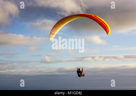 Au cours des parapentistes South Downs de l'East Sussex, UK Banque D'Images