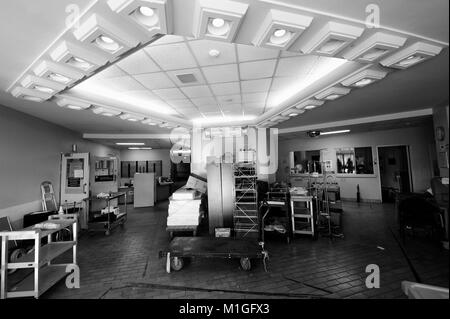 C'est l'une des nombreuses photos que j'ai prises à l'intérieur, après le Sudbury St. Joseph's Health Centre (l'ancien hôpital général) a fermé ses portes Banque D'Images