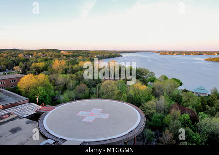 C'est la vue depuis le toit de l'ancienne Sudbury, St Joseph's Health Centre (l'Hôpital général de Sudbury) Banque D'Images