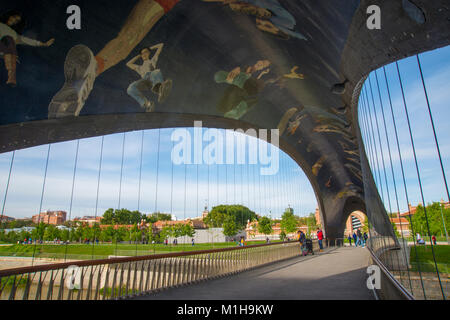 Matadero Pont. Rio de Madrid, Madrid, Espagne. Banque D'Images