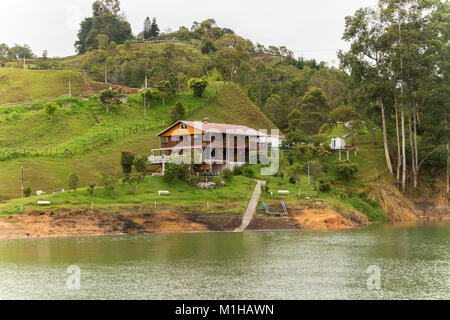 Guatape Paysage Barrage dans Antioquia - Colombie Banque D'Images