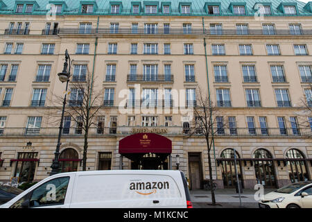 Entrée principale de l'hôtel Adlon Kempinski, Berlin, Allemagne Banque D'Images