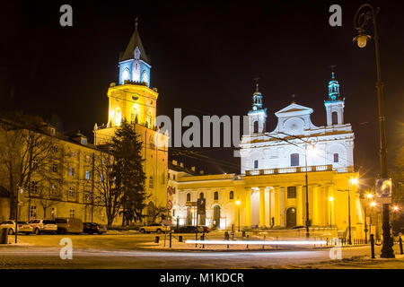 Trinity tower (Wieza Trynitarska) et Cathédrale de Saint Jean Baptiste dans la vieille ville de Lublin, Pologne Banque D'Images