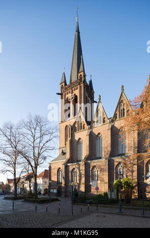 Krefeld-Hüls, Katholische Pfarrkirche St. Cyriakus, Blick von Süden der Markt, liens Banque D'Images