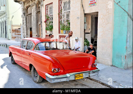 La HAVANE, CUBA, le 11 mai 2009. Une vieille voiture américaine à La Havane, Cuba, le 11 mai 2009. Banque D'Images