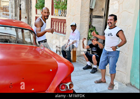 La HAVANE, CUBA, le 11 mai 2009. Une vieille voiture américaine à La Havane, Cuba, le 11 mai 2009. Banque D'Images