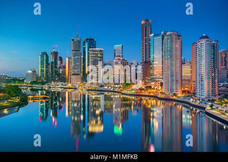 Brisbane. Cityscape image de Brisbane, Australie skyline pendant le lever du soleil. Banque D'Images