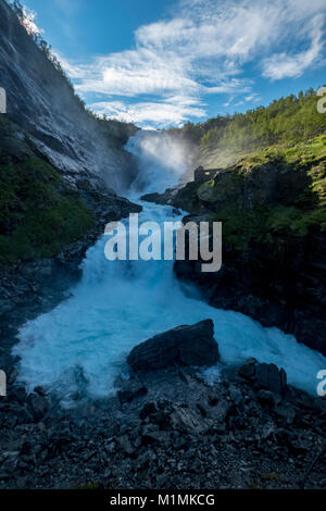 Cascade de Kjossossen, Sogn og Fjordane, Norvège Banque D'Images