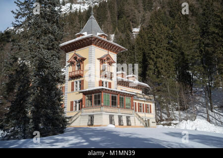 Villa Margherita, xixème siècle, aujourd'hui les bureaux de Gressoney Hôtel de Ville, de la vallée d'aoste, Italie Banque D'Images