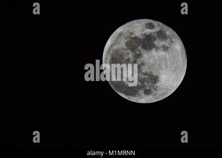 La vue depuis le Supermoon Royaume-Uni le 31 janvier 2018 Banque D'Images