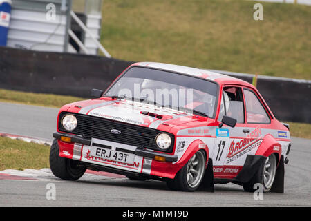 Ford Escort RS 2500 avec Stephen Tilburn Pilote et co-pilote Jack Tilburn à la Motorsport News Rally Championship, Circuit de Snetterton, Norfolk, Royaume-Uni. Banque D'Images