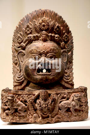 Chef de Bhaïrava. Dieu hindou. Bois sculpté et peint. Vallée de Katmandou, Népal. Au début du 18ème siècle Banque D'Images