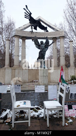 Monument aux victimes des nazis hongrois Budapest Hongrie UE Banque D'Images