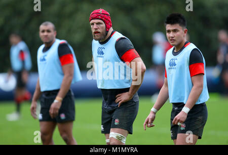 L'Angleterre, James Haskell (à gauche) au cours d'une session de formation à Pennyhill Park, Bagshot. Banque D'Images