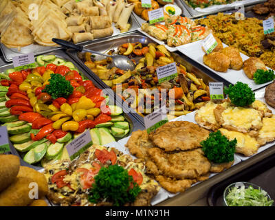 Grand choix de plats à manger sur le comptoir Banque D'Images