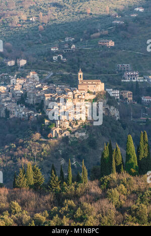 Fara in Sabina (Italie) - Le 'Ruderi di San Martino", ruines d'une ancienne abbaye, dans la province de Rieti à côté de l'abbaye de Farfa, Sabina, centre de l'Italie Banque D'Images