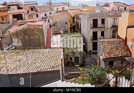 Les toits d'anciennes authentiques maisons moss Sicile Banque D'Images