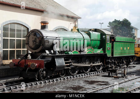 6960 Raveningham Hall Hall modifié Class Locomotive à vapeur West Somerset Railway Station de Minehead. Ancienne ligne de chemin de fer britannique. Banque D'Images