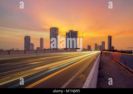 La ville de Bangkok et de l'autoroute Autoroute Vue de dessus la nuit, Thaïlande Banque D'Images