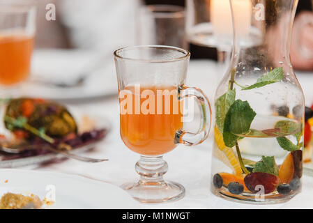 Sans gluten vegan mousse épicée de fruits secs et d'orange Banque D'Images