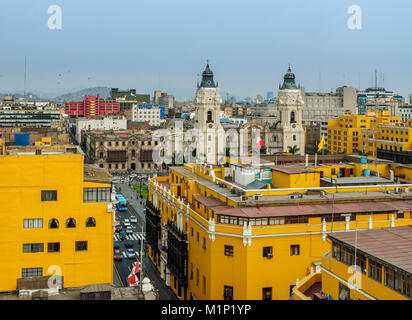 Vieille ville et de la Cathédrale, elevated view, Lima, Pérou, Amérique du Sud Banque D'Images