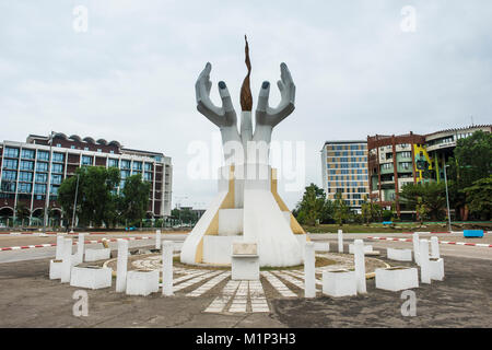 Monument sur le Triomphe Boulevard de Libreville, Gabon, Afrique Banque D'Images