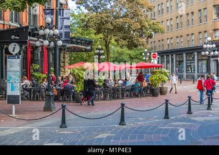 Café et bar à Maple Tree Square dans Gastown, Vancouver, British Columbia, Canada, Amérique du Nord Banque D'Images