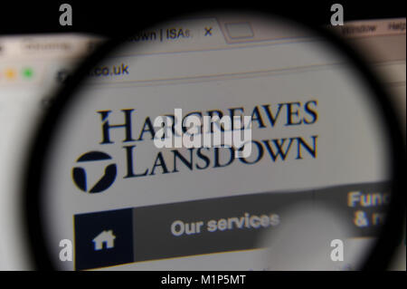 Hargreaves Lansdown vu le site web à travers une loupe Banque D'Images