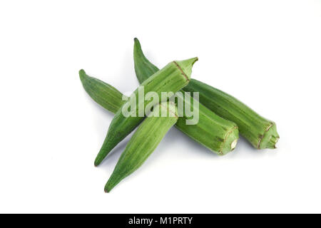 Quatre morceaux de l'Okra isolé en fond blanc Banque D'Images