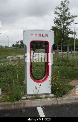 Station de charge pour Teslabilar, France. Banque D'Images