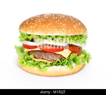 Délicieux burger, hamburger ou cheeseburger avec salade, tomates et oignons. Burger de boeuf gourmet avec patty, isolé sur fond blanc. Banque D'Images