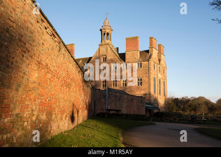 Tôt le matin, au soleil d'hiver dans l'abbaye de Rufford Nottinghamshire, Angleterre, Royaume-Uni Banque D'Images