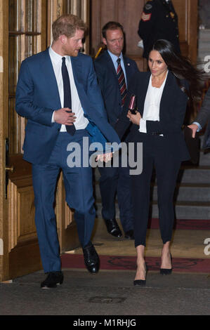 Londres, Royaume-Uni. 1er février, 2018. Son Altesse Royale le prince Harry et Meghan Markle Crédit : ZUMA Press, Inc./Alamy Live News Banque D'Images