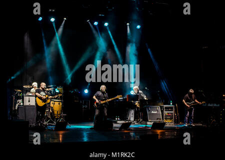 Teatro Duse, Bologna - Italie. Le groupe de rock italien Nomadi, effectuée au cours d'un live de leur dernière tournée. Luigi Rizzo Crédit/Alamy Live News Banque D'Images