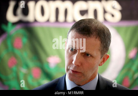 Secrétaire de la Justice Michael Matheson lors d'une visite au siège social de Scottish Women's Aid in Paris, qui a été donné un supplément de 165 000 &pound;de financement, comme Holyrood devrait adopter une nouvelle loi sur la violence domestique. Banque D'Images