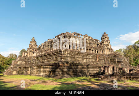 Pyramide du Baphuon, temple Angkor Thom, au Cambodge Banque D'Images