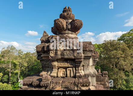 Pyramide du Baphuon, temple Angkor Thom, au Cambodge Banque D'Images